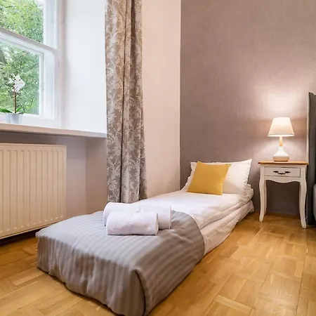 Elegant Freta 25 By Renters *